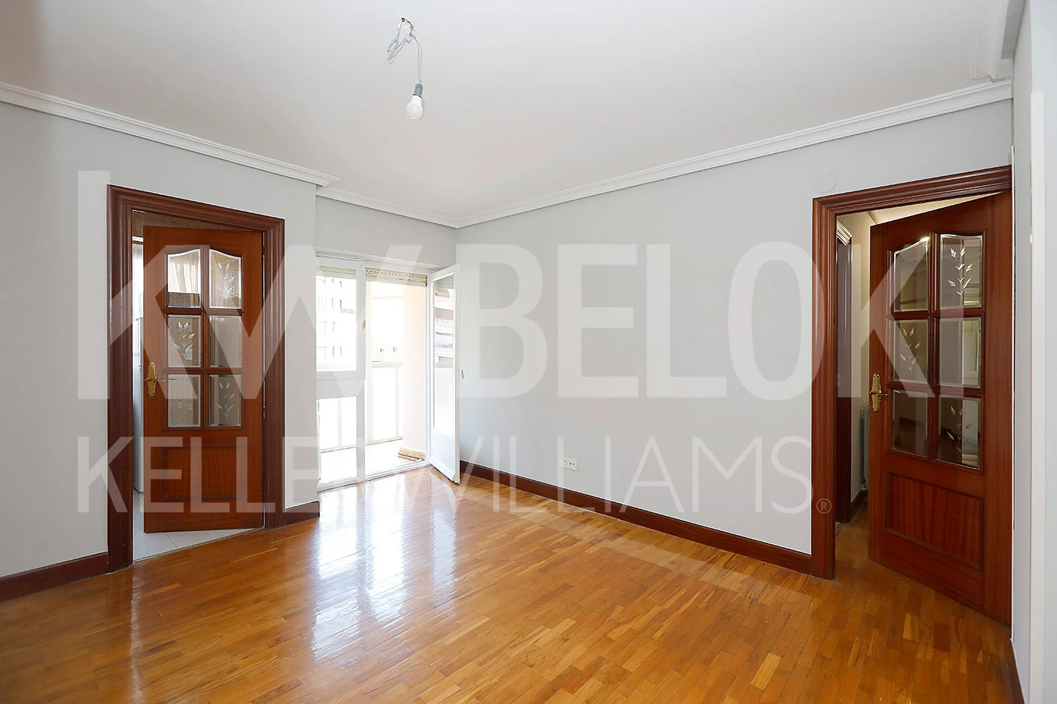 Piso reformable en San Miguel, tres dormitorios