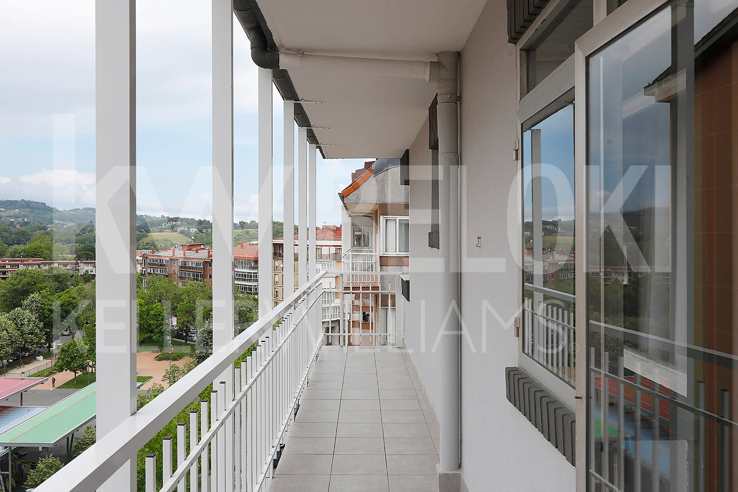 Piso exterior de tres habitaciones en San Miguel