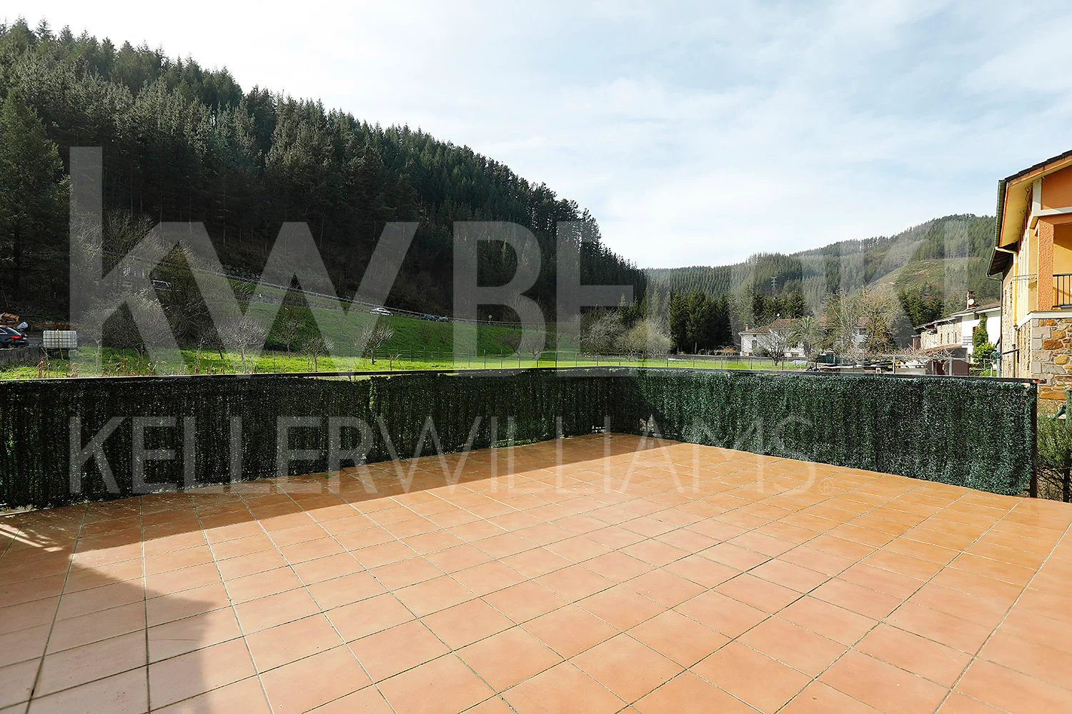 Nature-facing Oñati flat, two bedrooms
