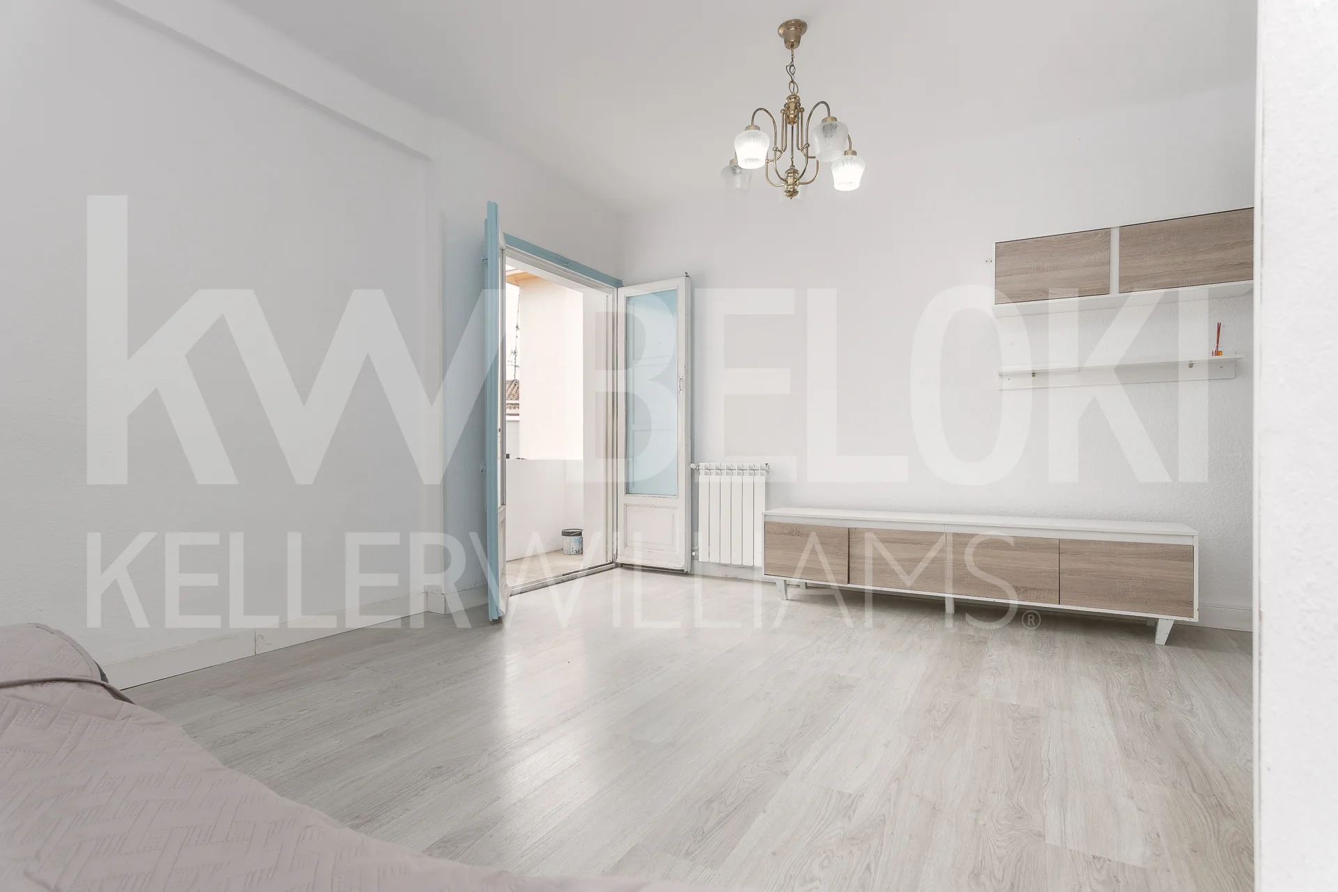 Three-bedroom flat near university