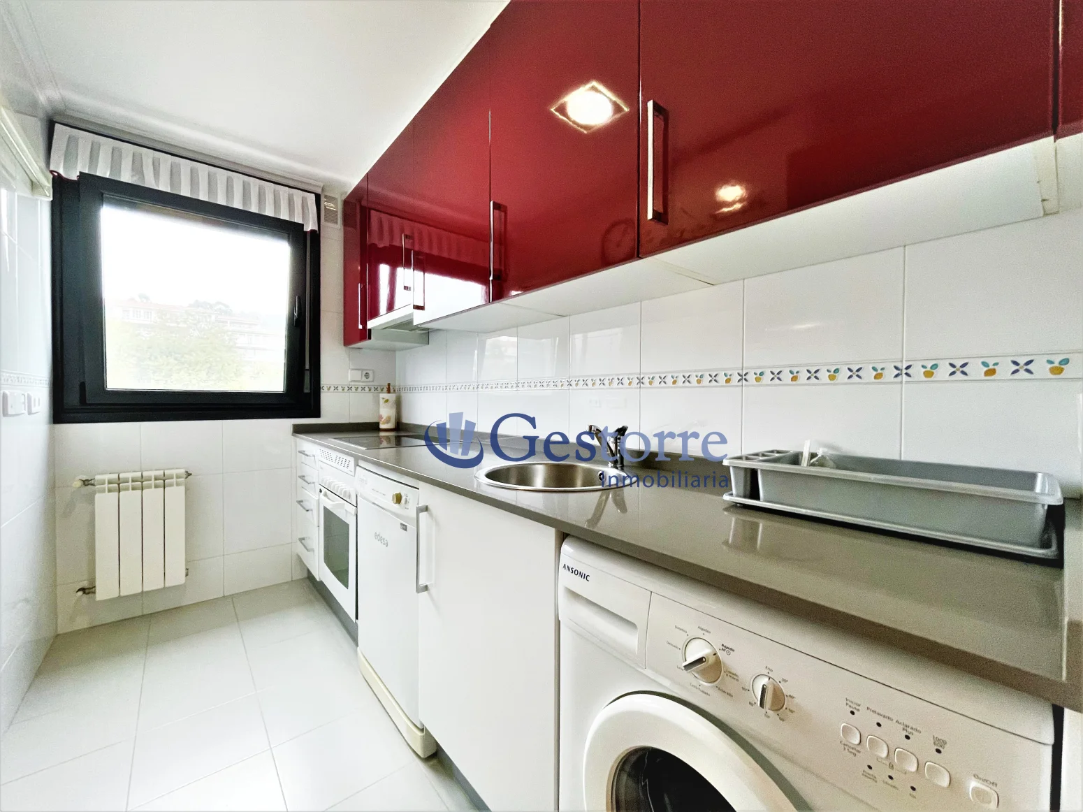 Tenanted La Florida flat with parking