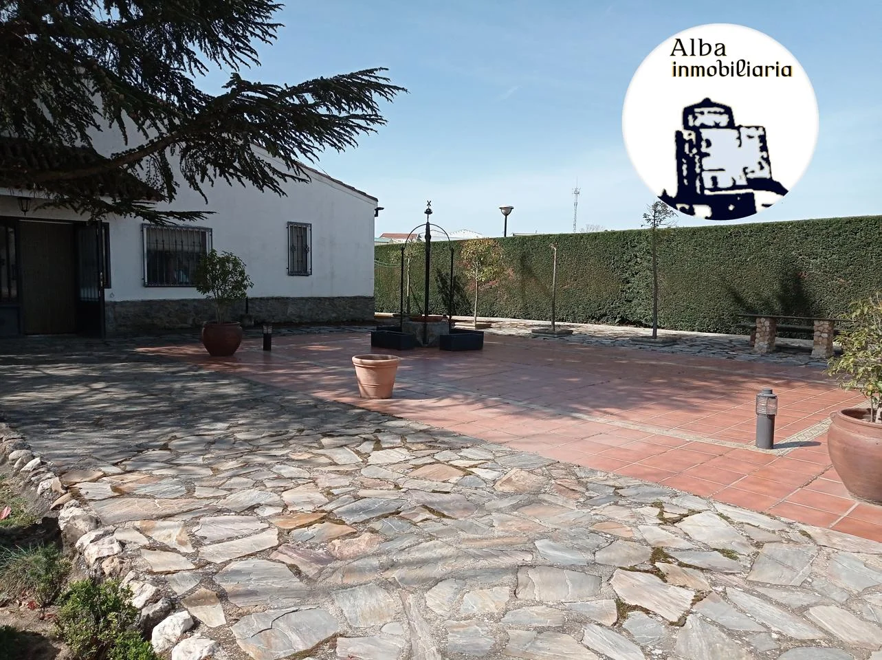 Detached chalet with pool and land