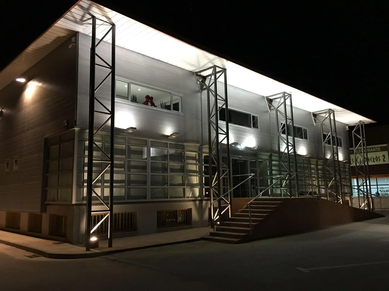 Strategic industrial headquarters in Villena
