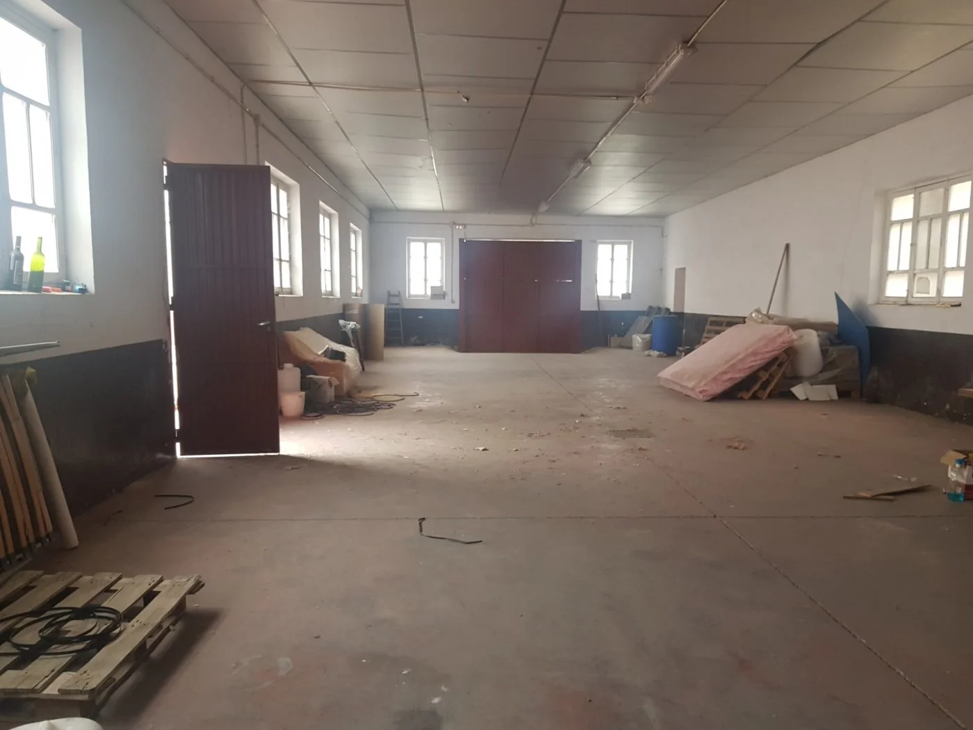 Industrial unit in Villena with subdivision potential
