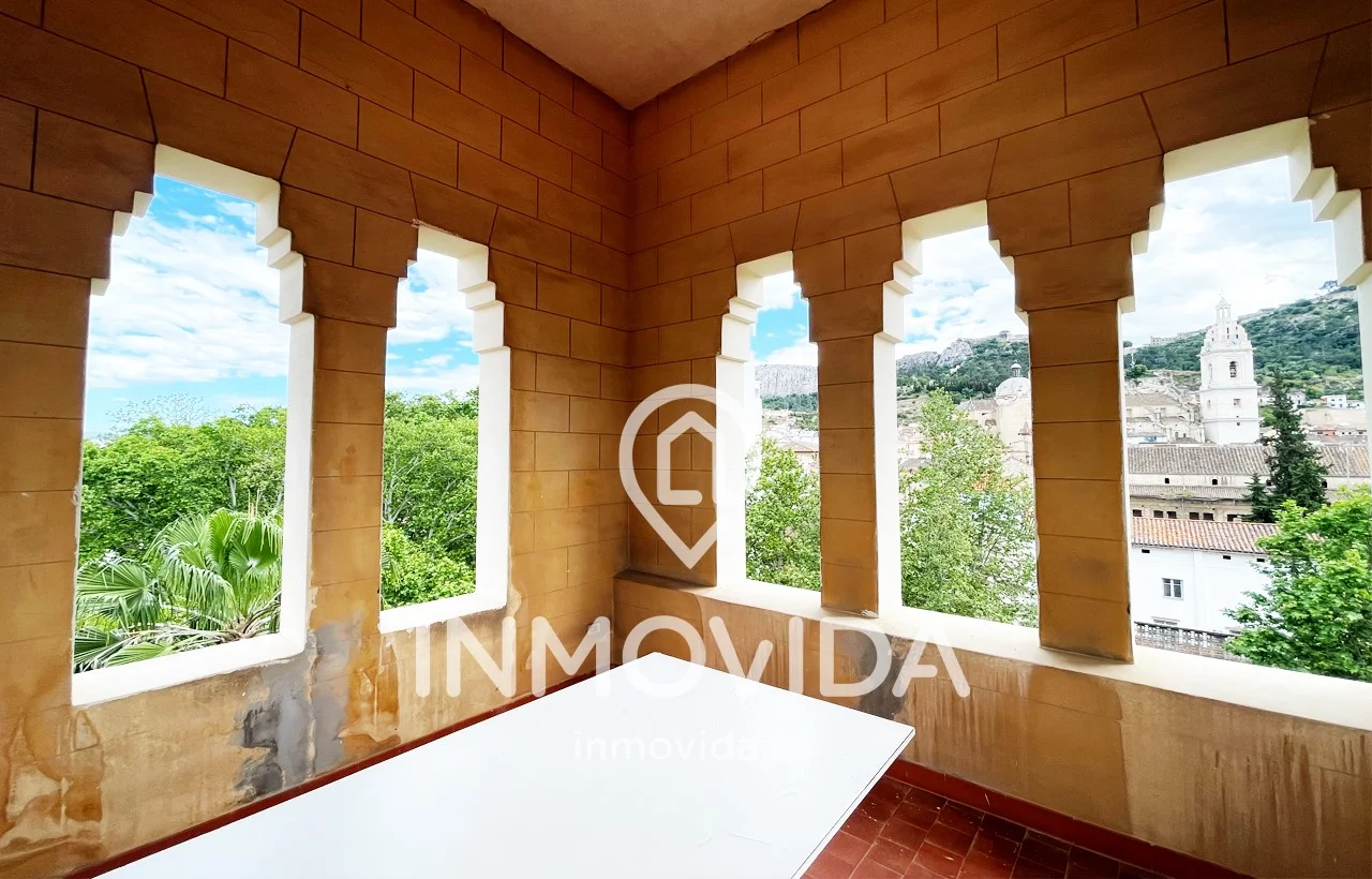 Five-bedroom flat in central Xàtiva