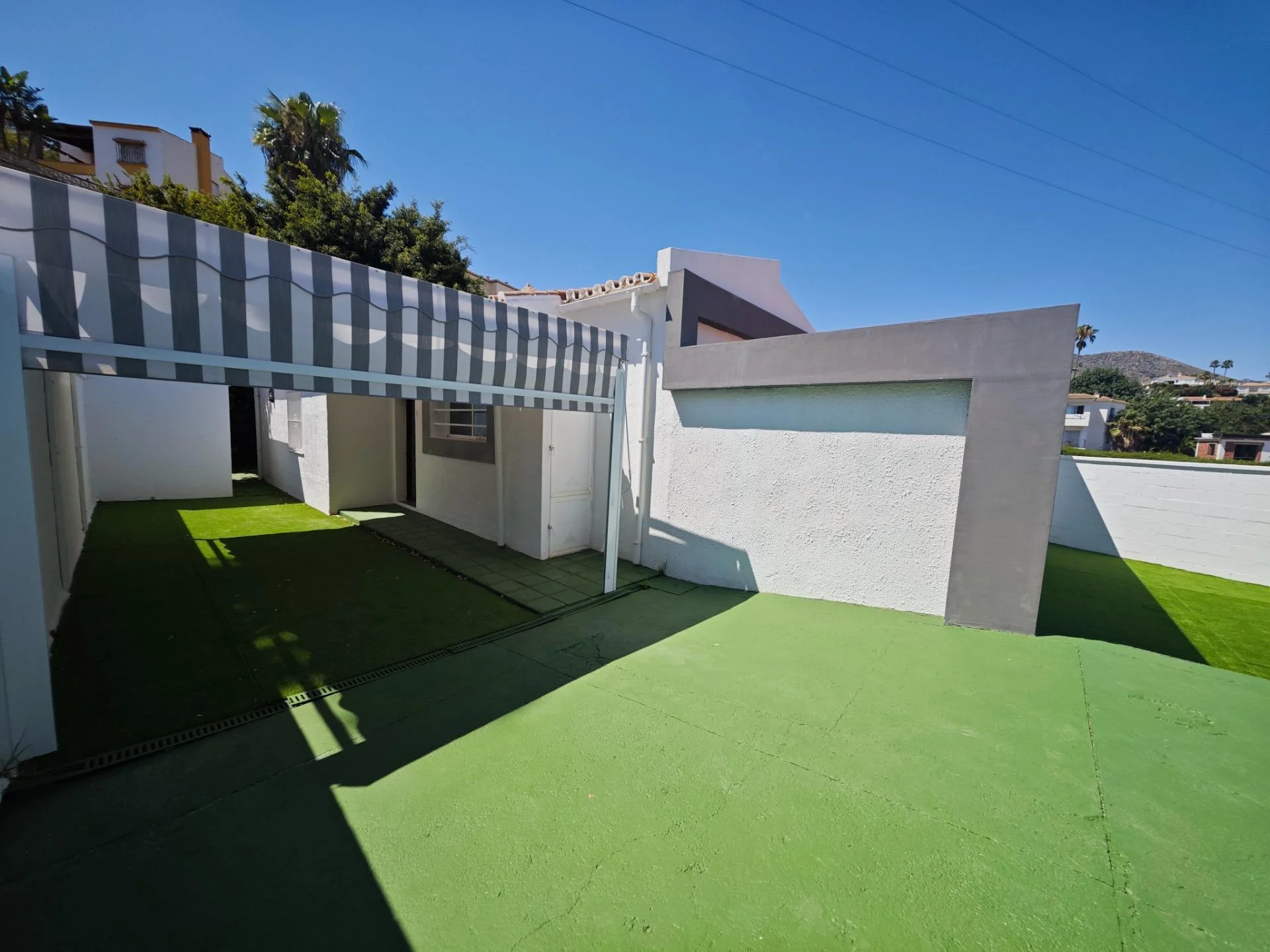 Semi-renovated villa with private pool
