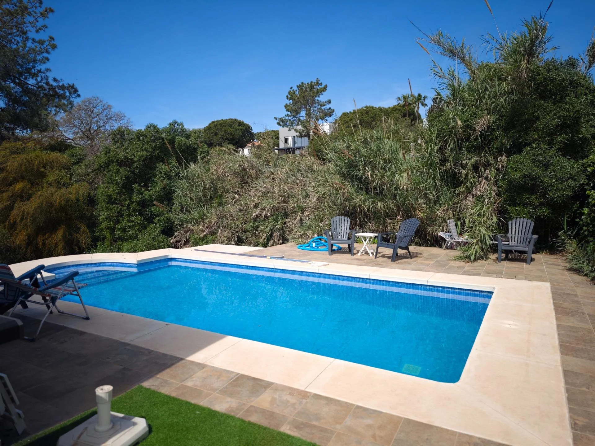 Villa renovada en Marbella, cuatro dormitorios