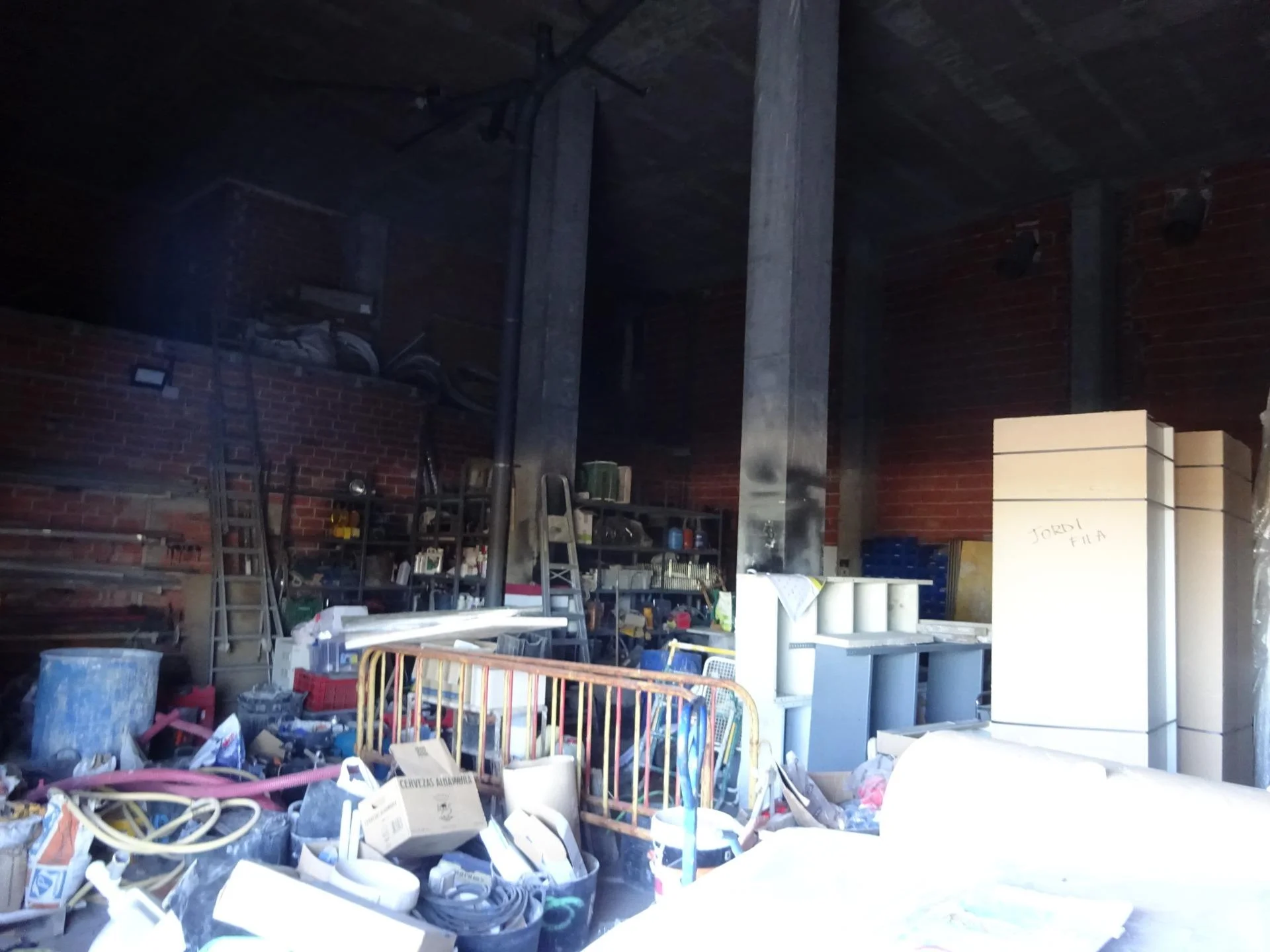 Open-plan commercial unit with terrace