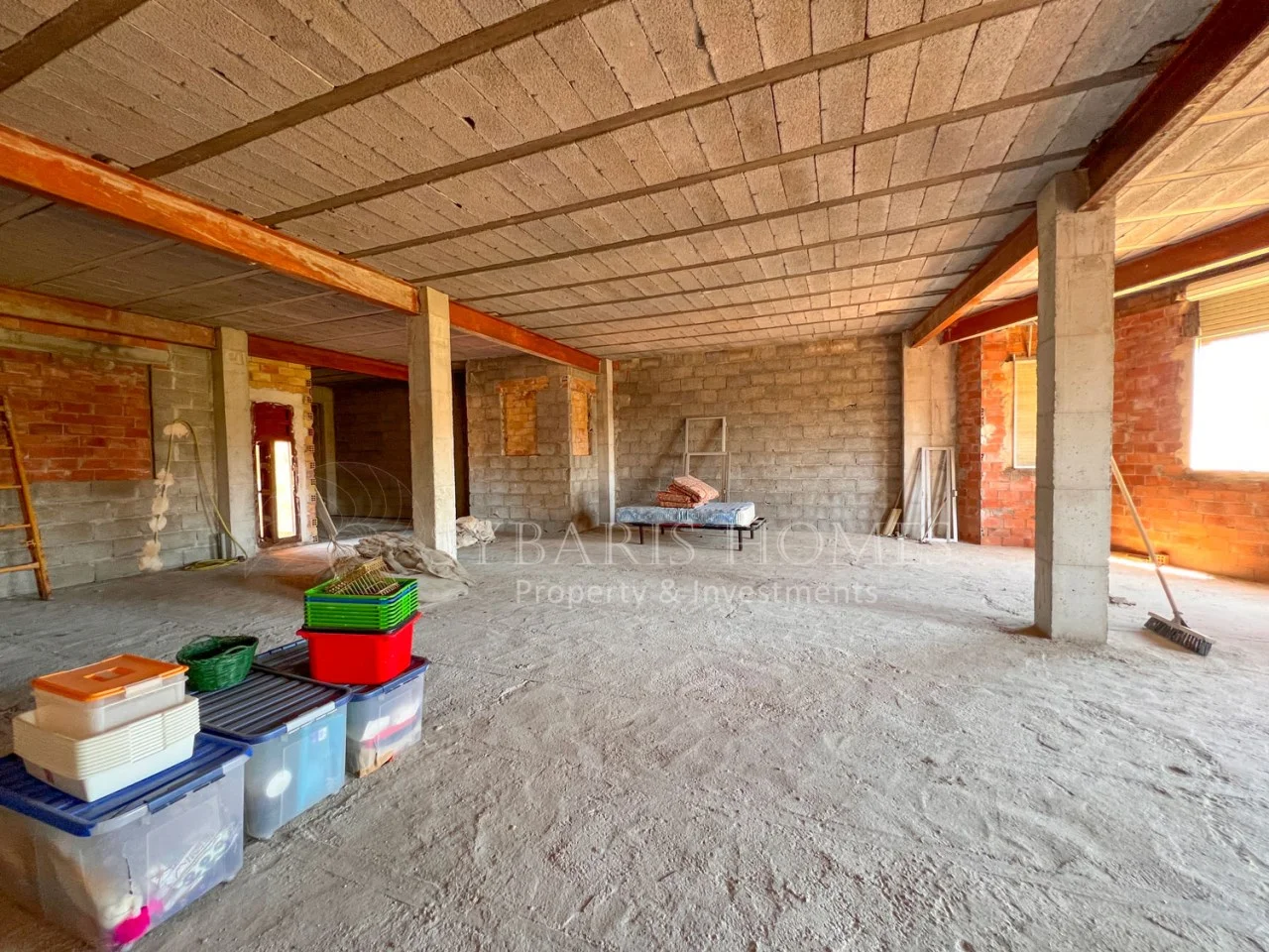 Three-level El Verger building, 470 m²