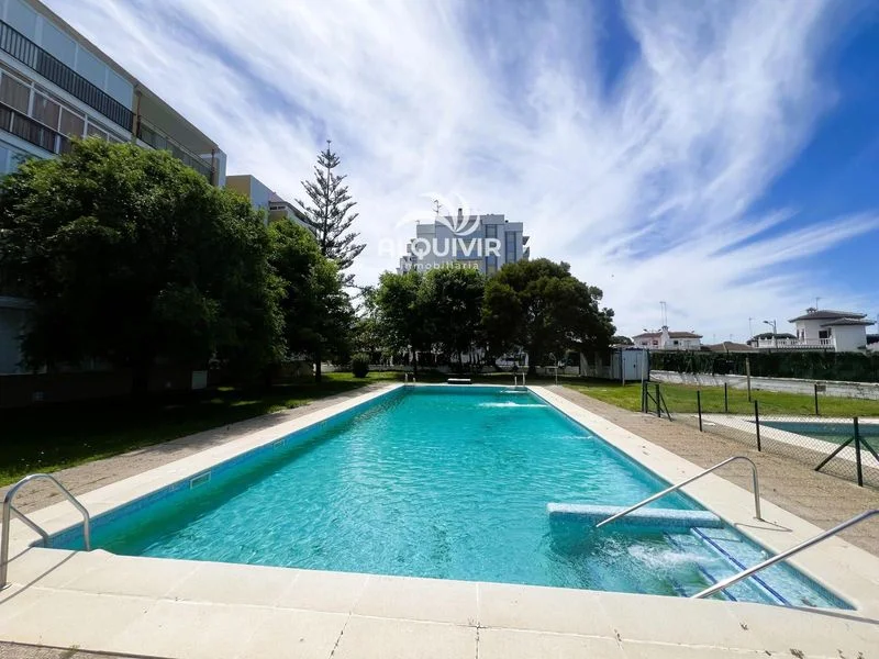 Piso de tres dormitorios con piscina