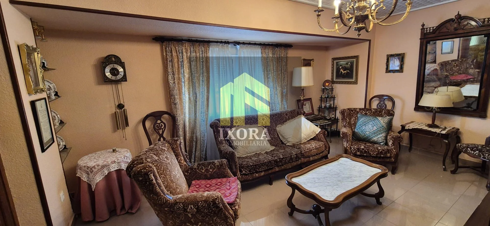 Spacious central flat, five bedrooms