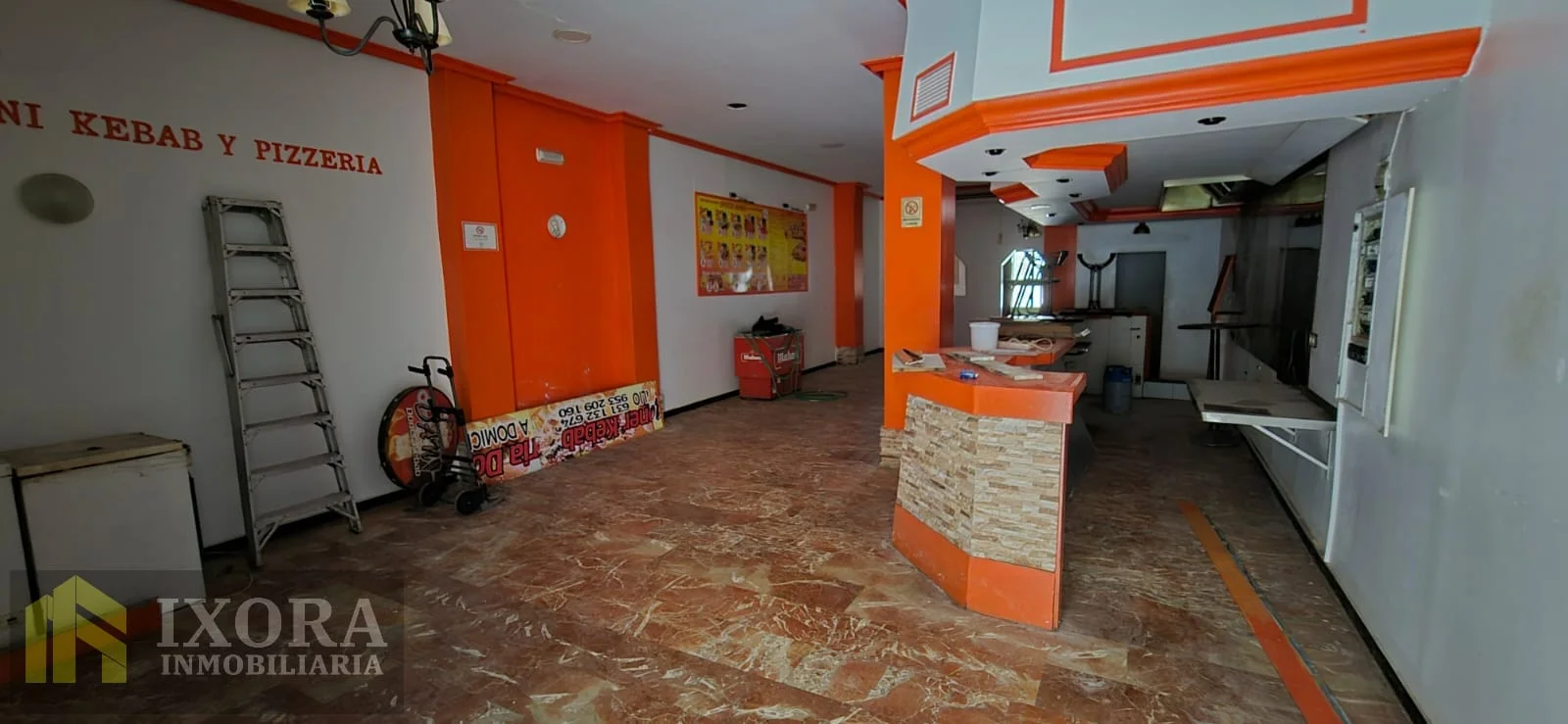 Commercial unit with large interior patio