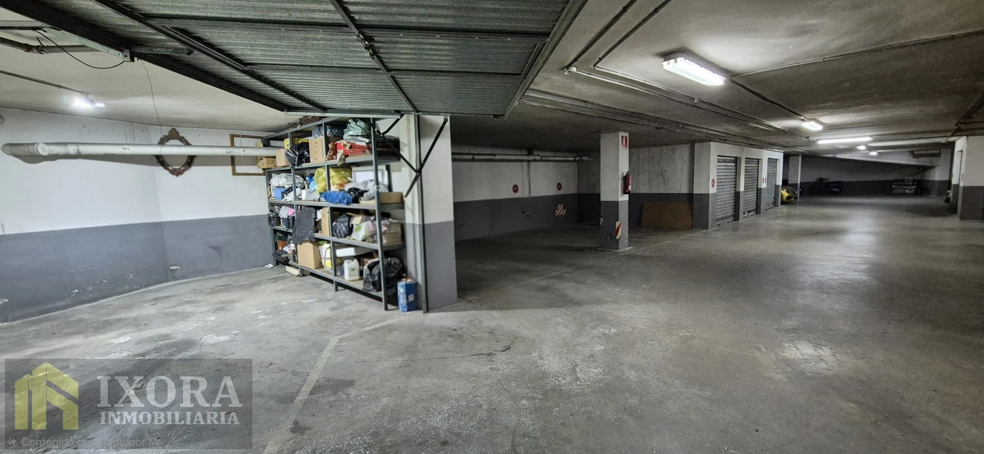 Large two-car garage near Linares centre