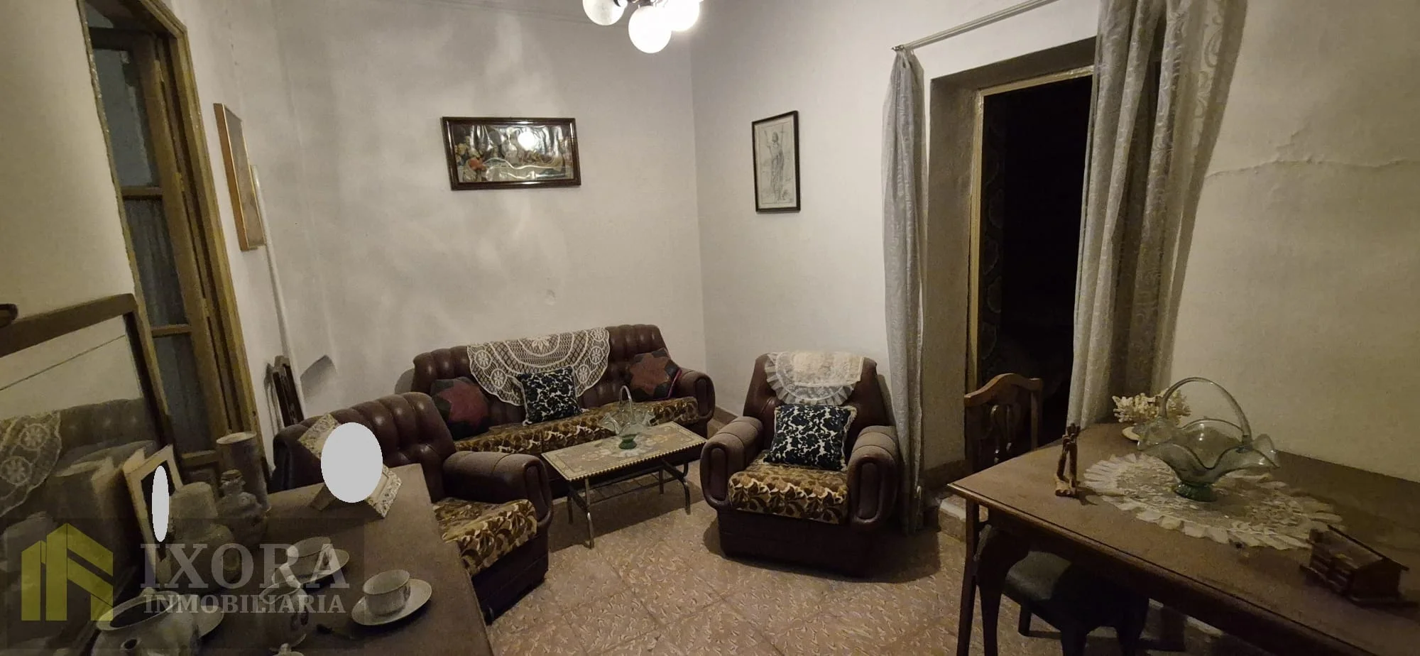 Central Linares house with five bedrooms