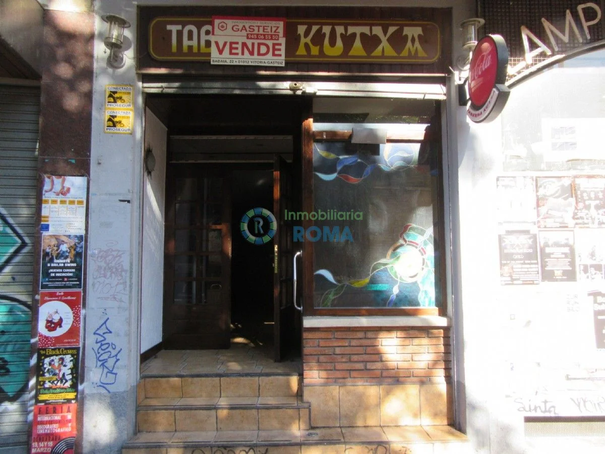 Bar en planta baja en Coronación