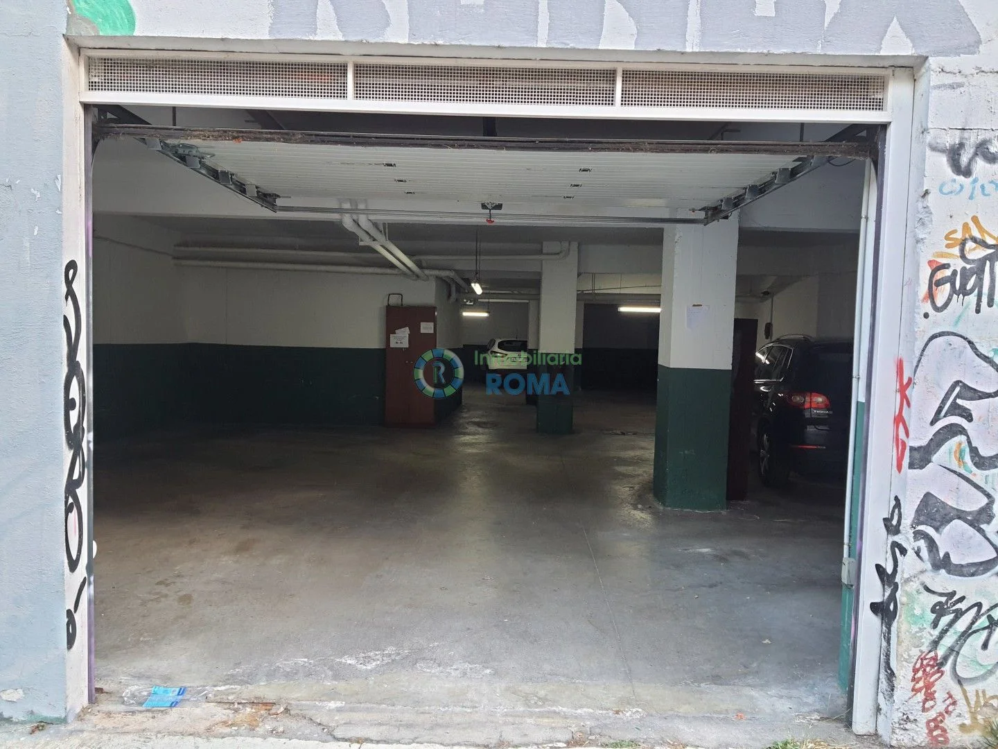 Garage space in Arana near Santiago