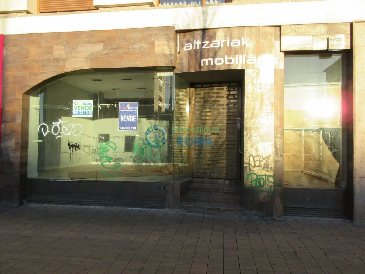 Street-level commercial unit in Vitoria