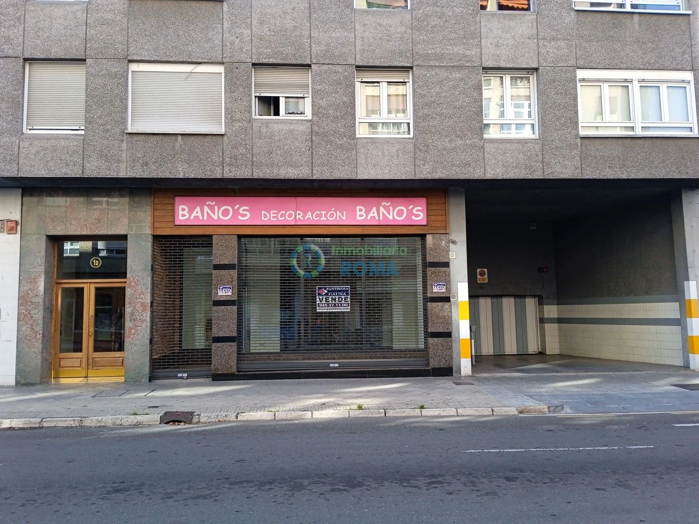 Two-level commercial unit in Iparralde