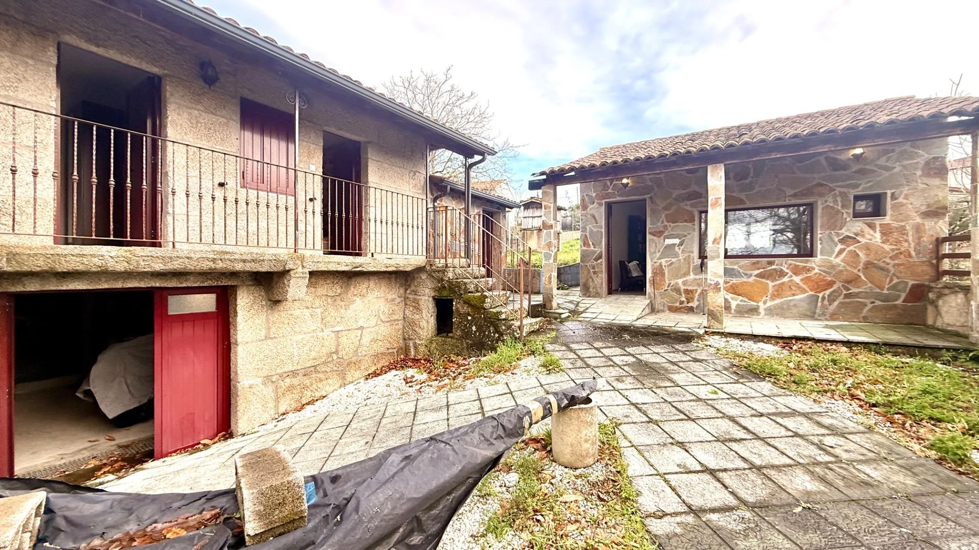 Rehabilitated stone house, four suites
