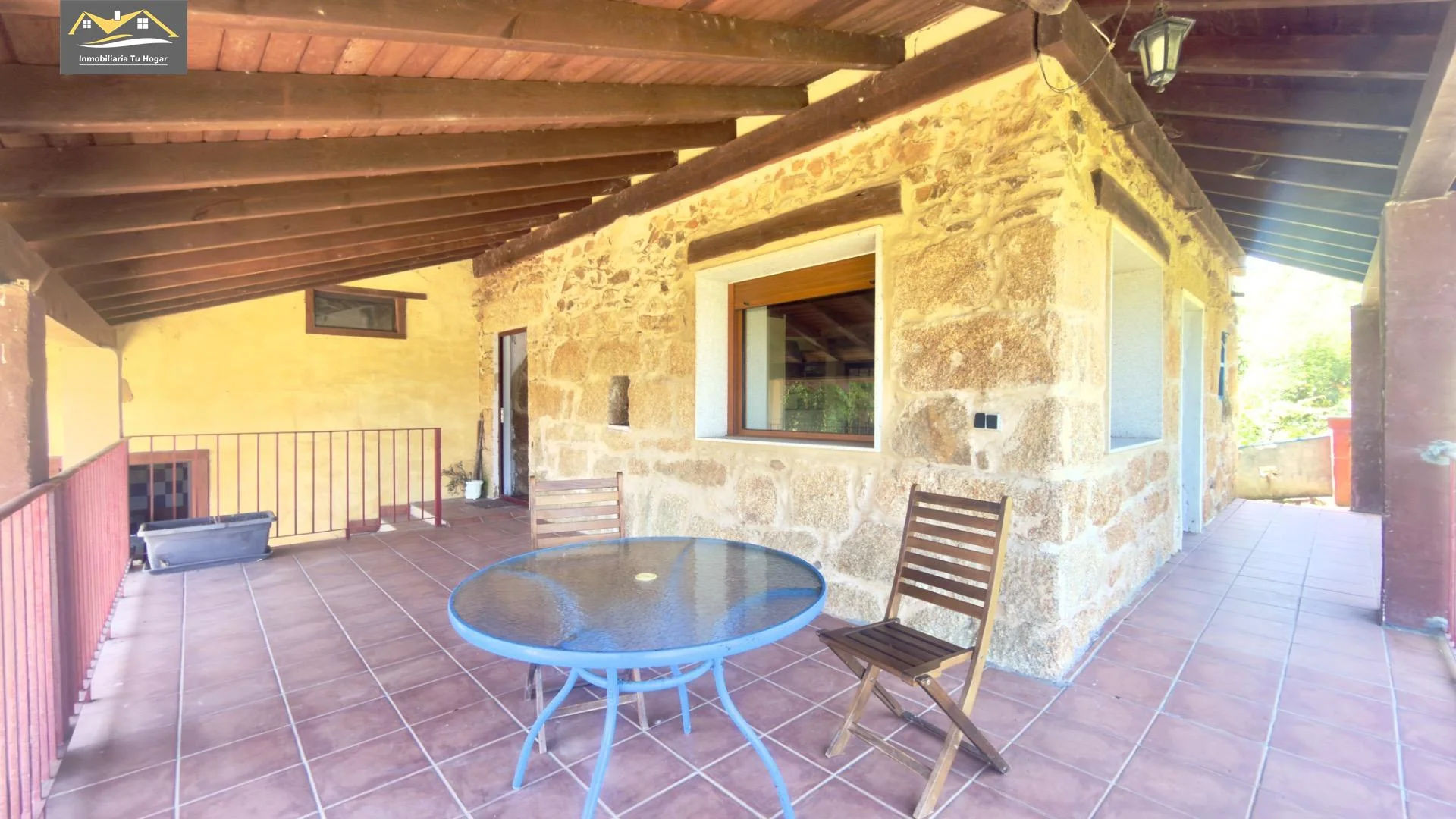 Rural house with 4,000 m² plot
