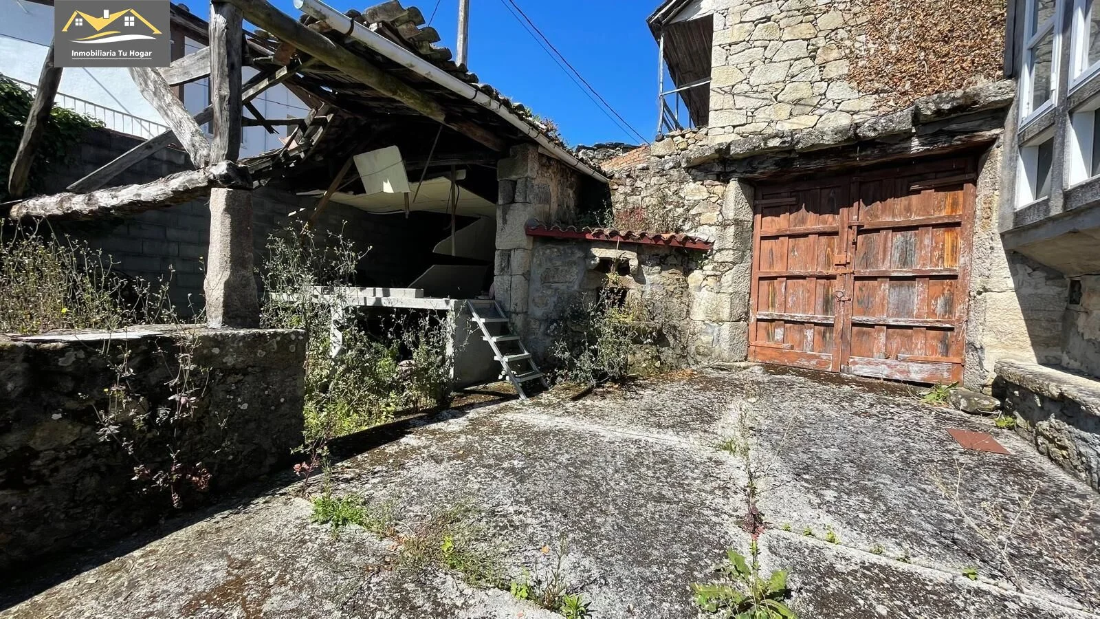Stone village house with renovation upside