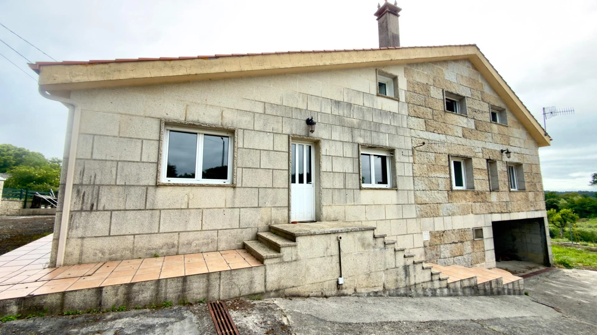 Large rural house with business potential
