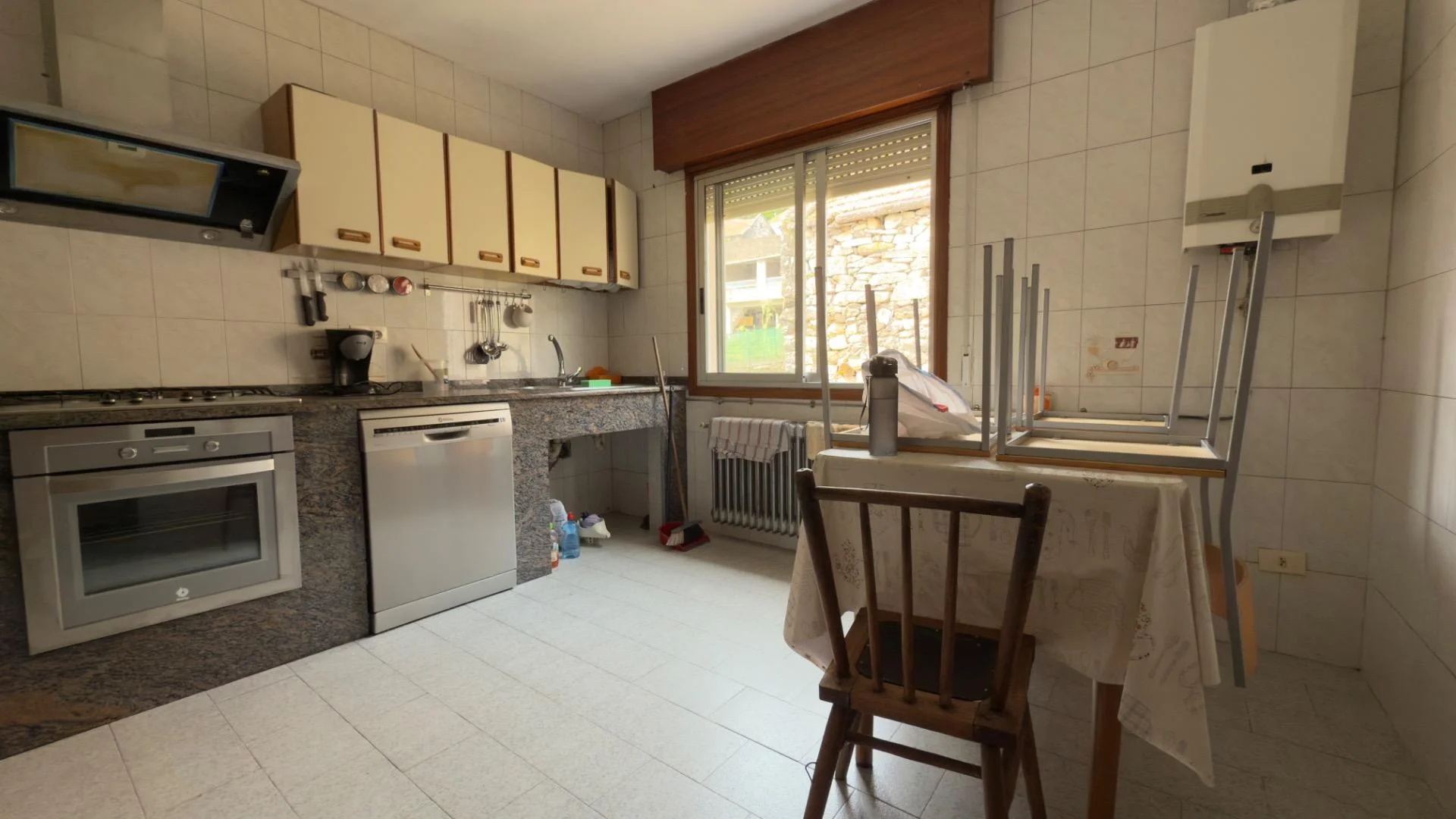 Independent chalet near Avión, 3 bedrooms