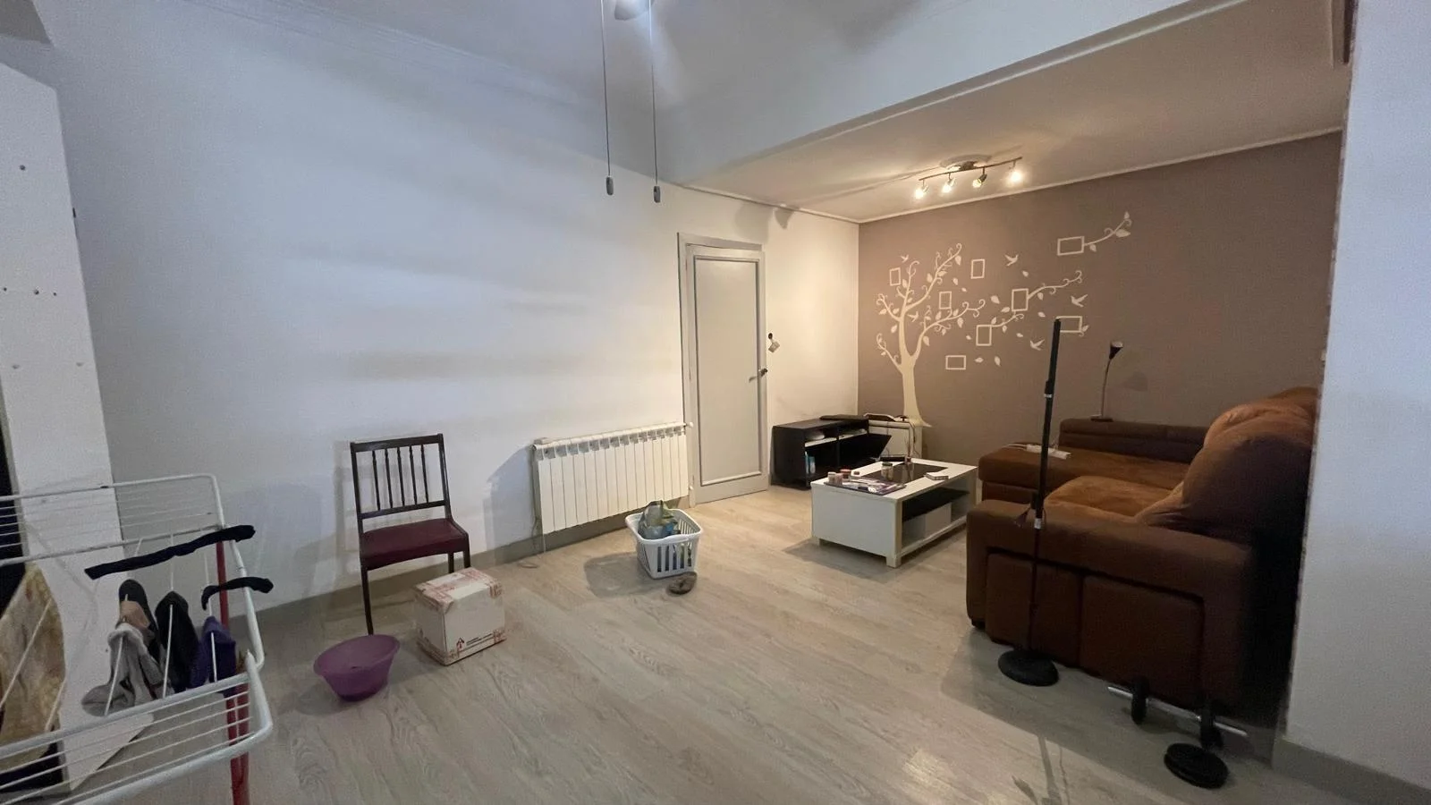 Piso reformado céntrico de cuatro habitaciones