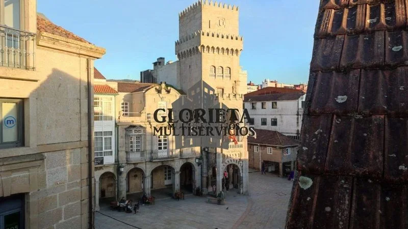 Historic-centre building with redevelopment potential