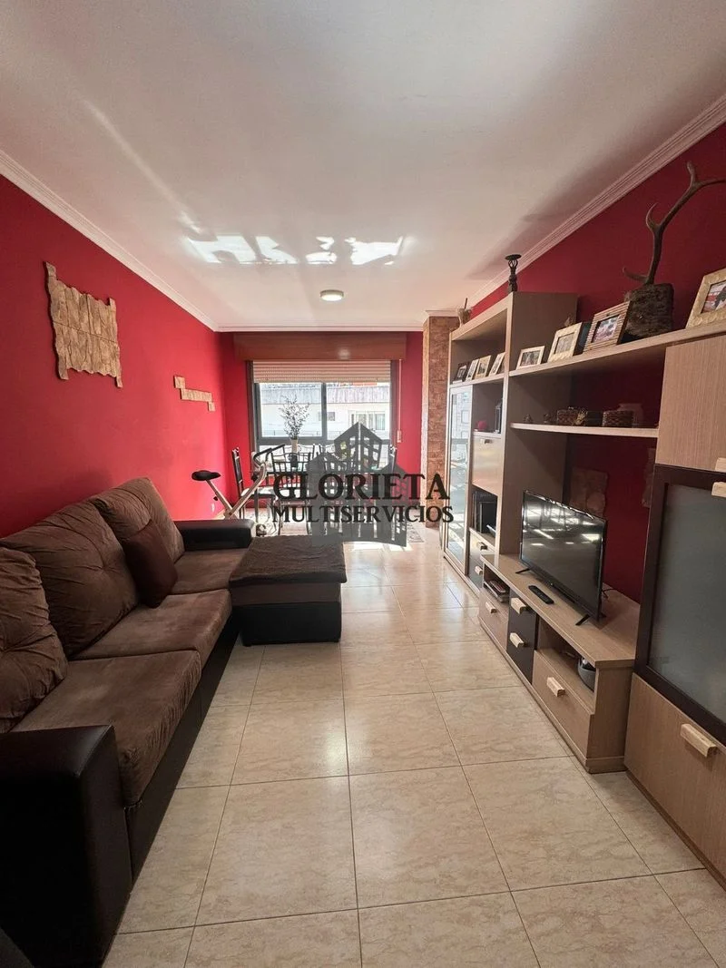 Spacious central flat, three bedrooms