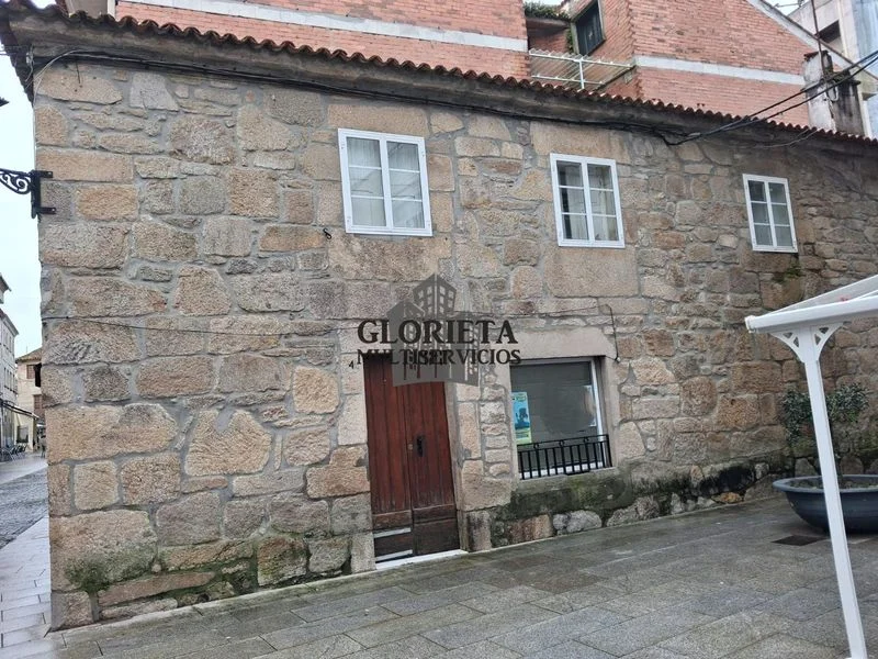 Casa adosada para reformar en Cambados, 3 dormitorios