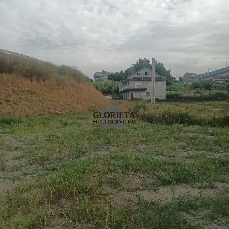 Large rural plot in Vilaboa