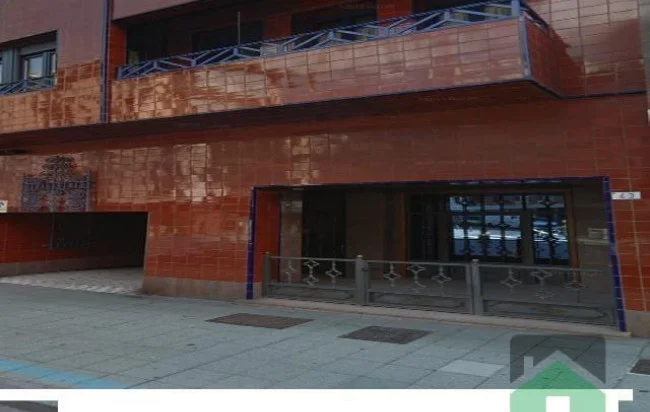 Central Gijón garage, 13 m²