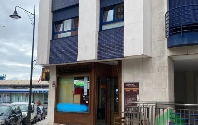 Impeccable commercial unit in Arbeyal