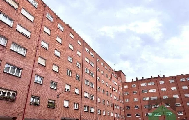 Piso vacío de tres dormitorios en Natahoyo