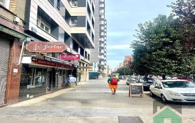 Local comercial de 45 m² en Laviada