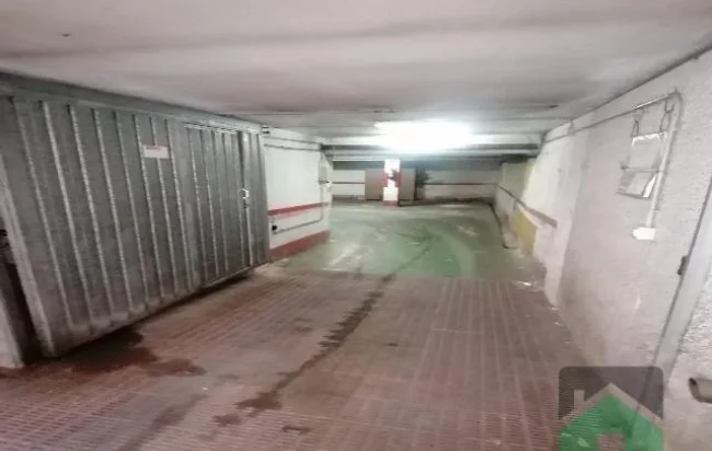 Car garage in Natahoyo, Gijón