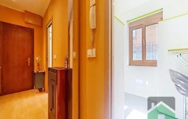 Piso reformado en La Calzada, cuatro habitaciones