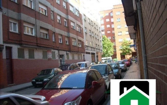 Local comercial compacto en La Calzada