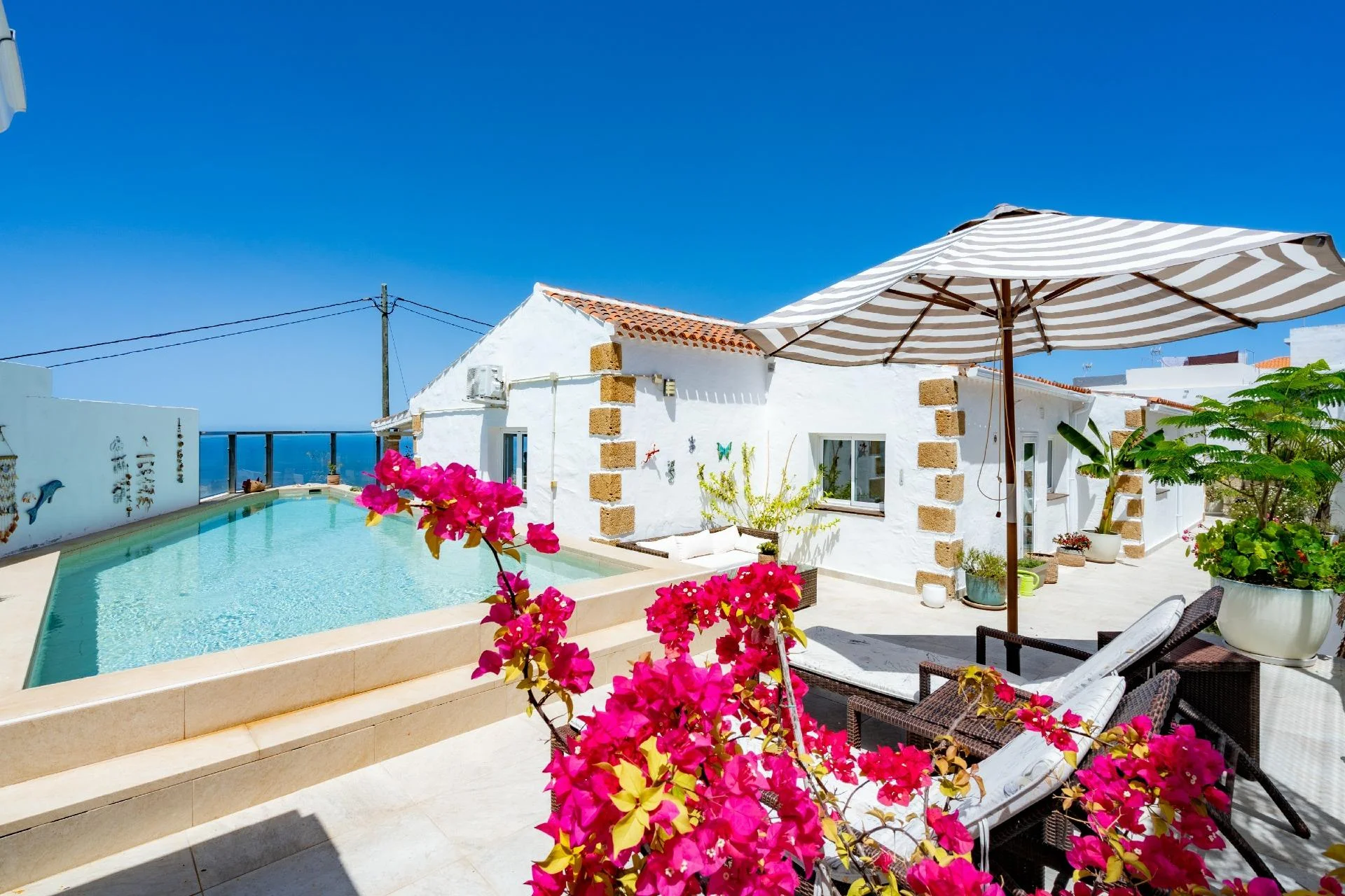 Renovated Tijoco villa with private pool