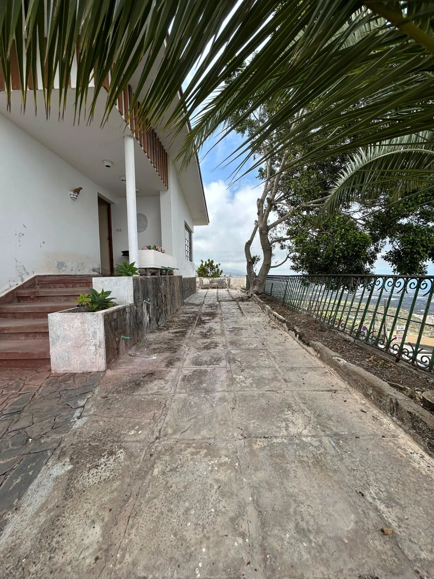 Urban chalet with sea views, 3 bedrooms