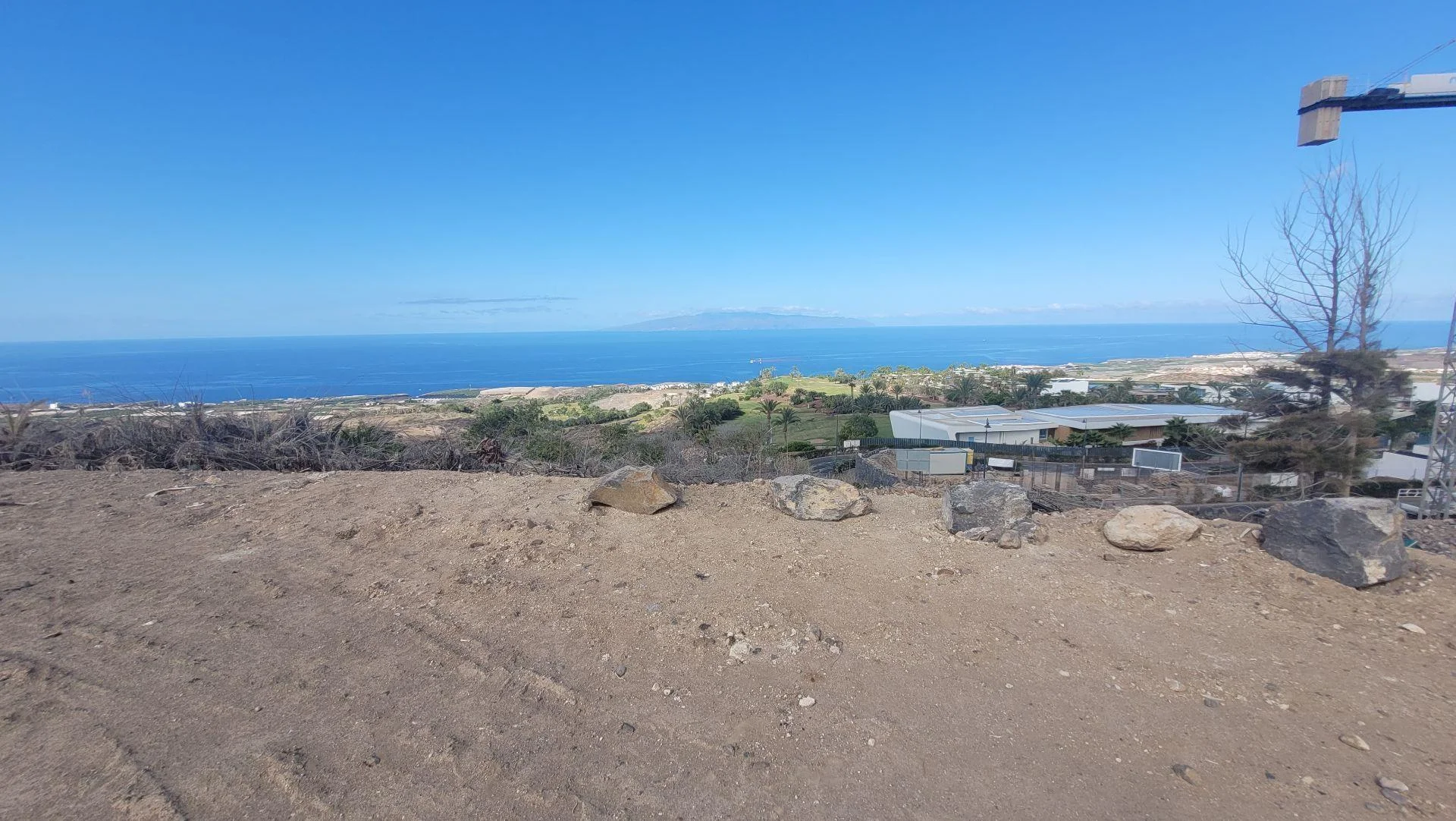 Parcela urbana con vistas al mar en Abama