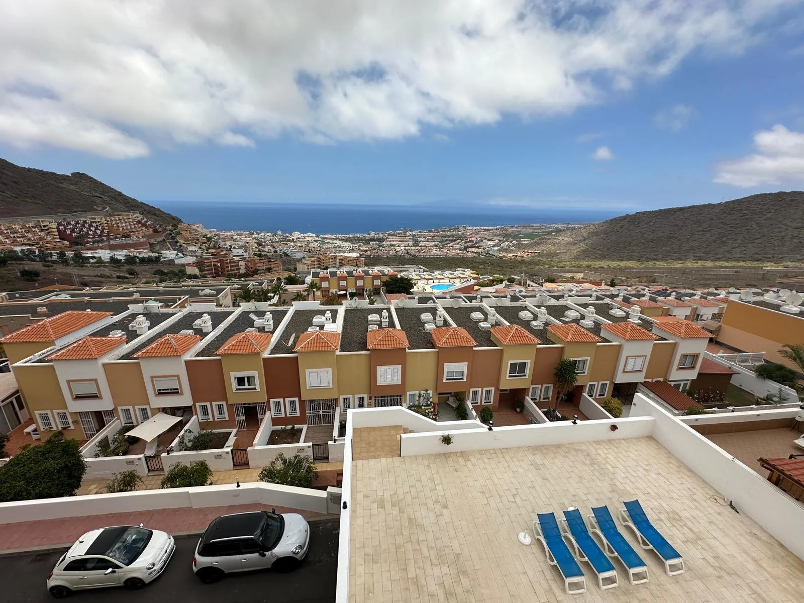 Corner penthouse in Roque del Conde