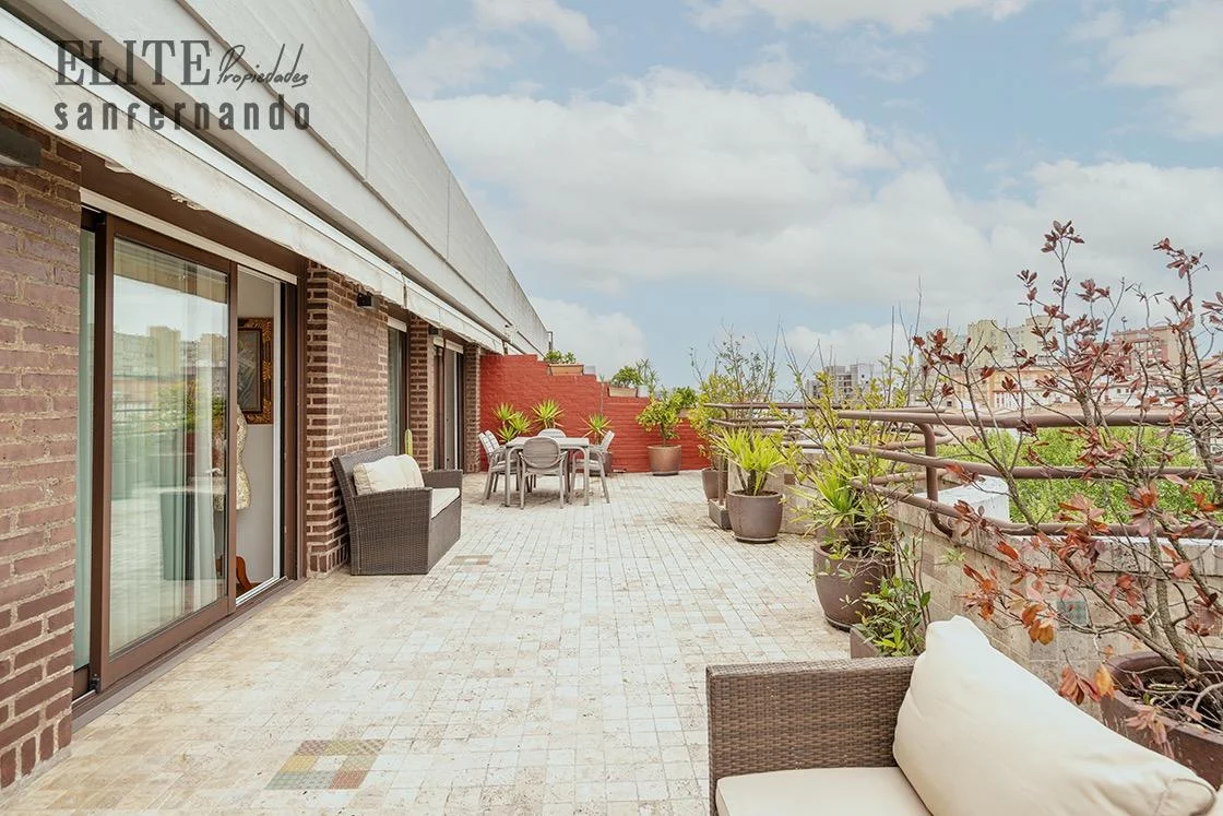 Central Santander penthouse with private terrace