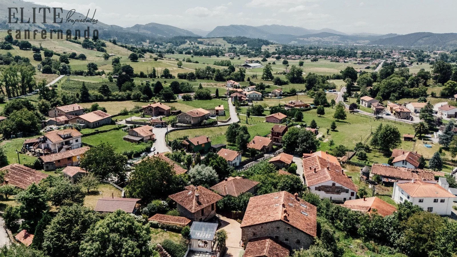 Rehabilitated Cantabrian estate, 14 bedrooms