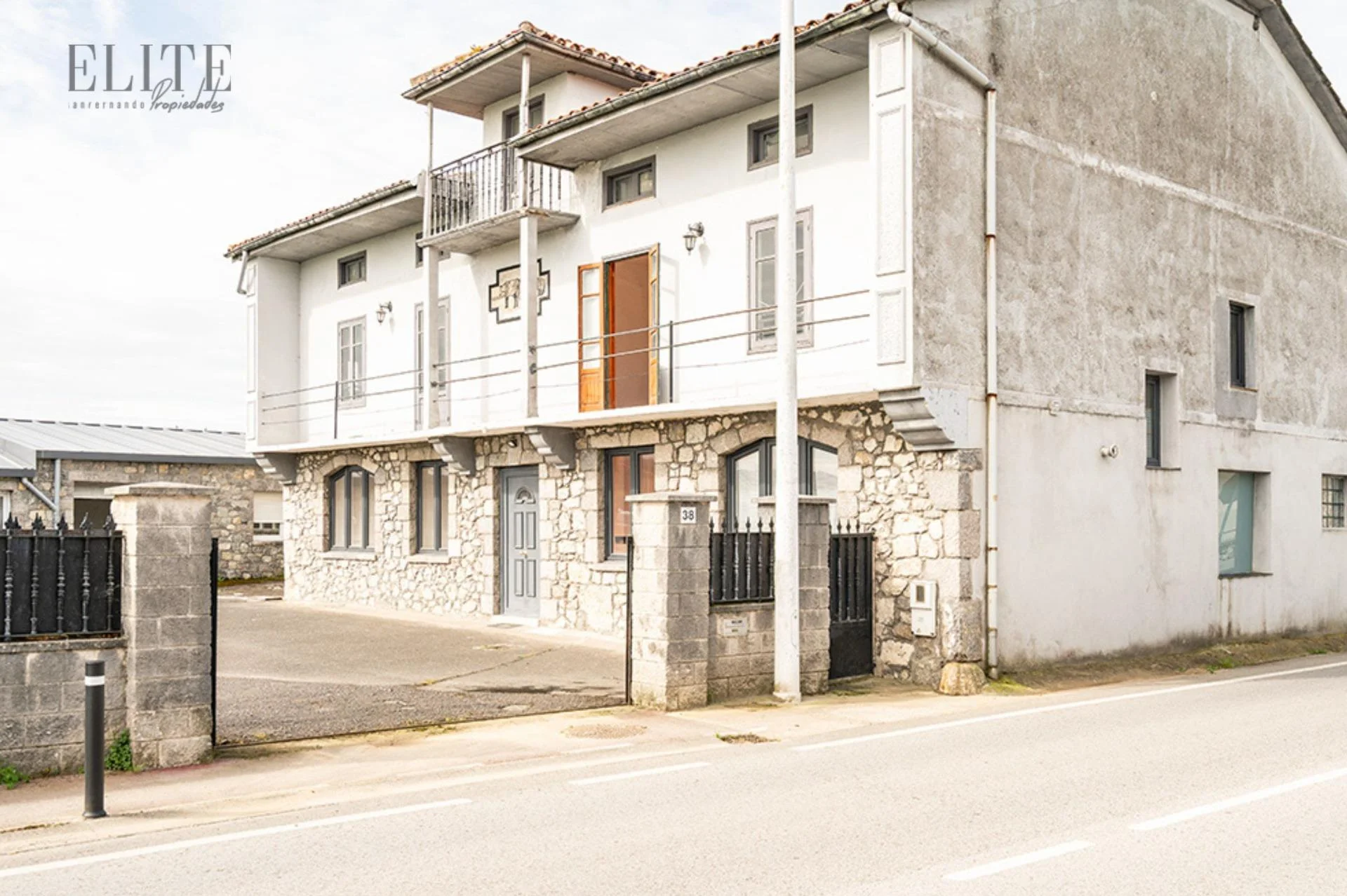 Large renovation house in Sancibrián
