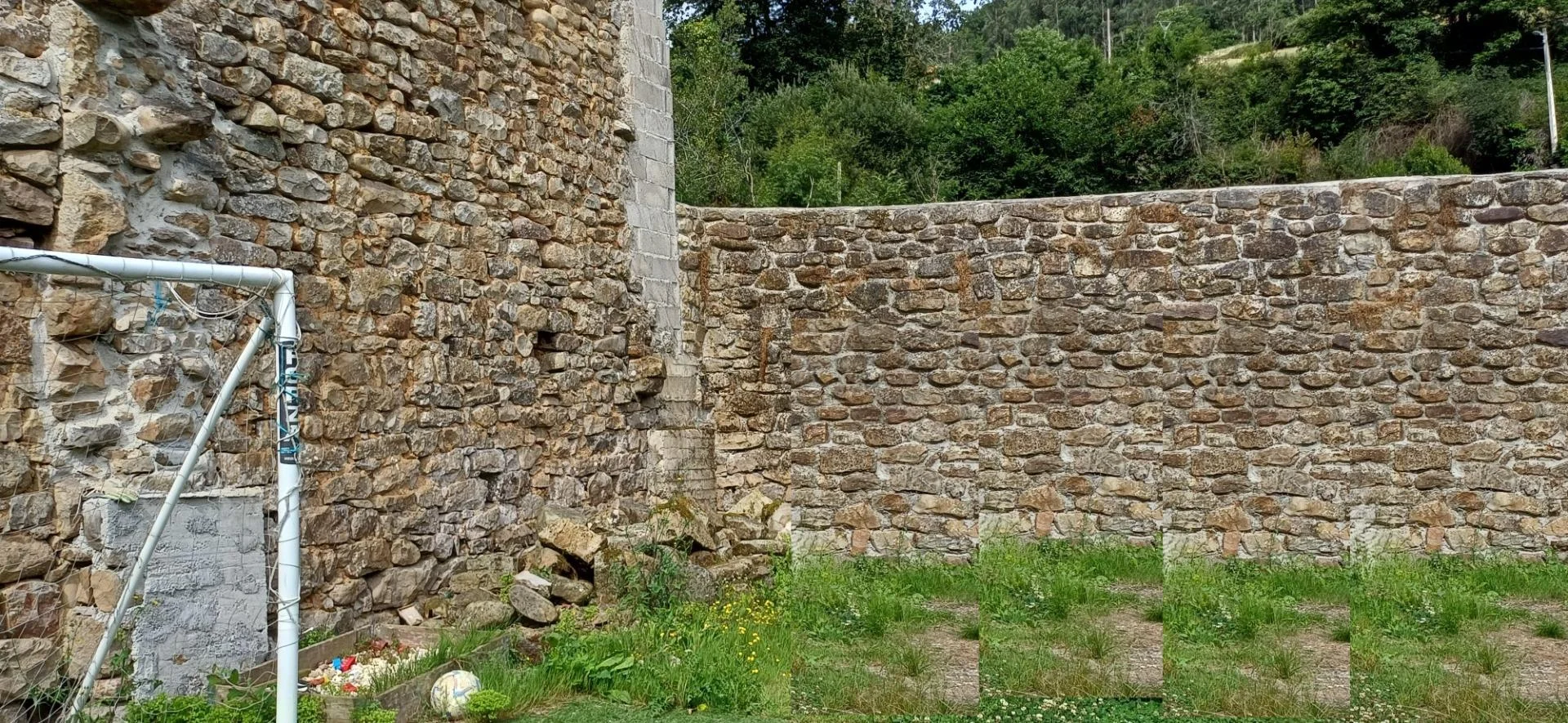 Urban plot in Luena, 163 m²
