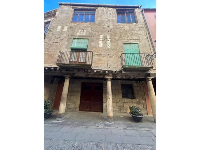 Casa grande para reformar en Cervera