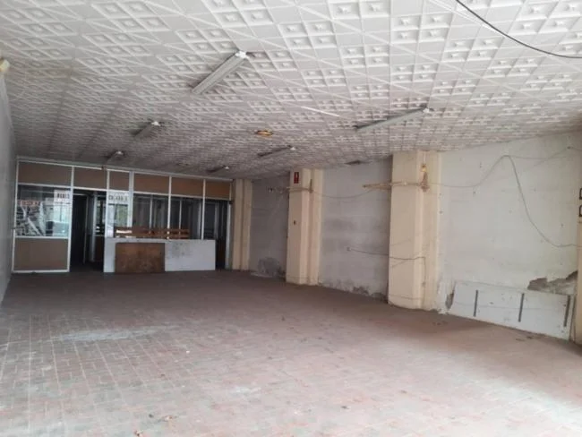 Local comercial para reformar en Cervera