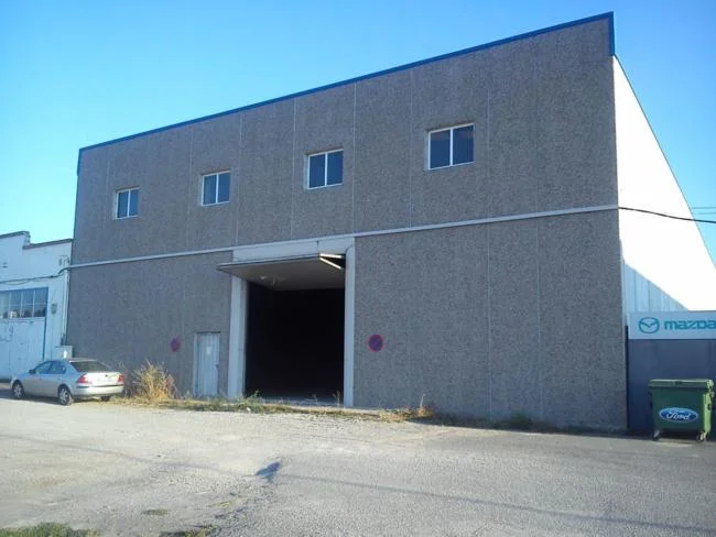 Gran nave industrial en Cervera, 1.697 m²
